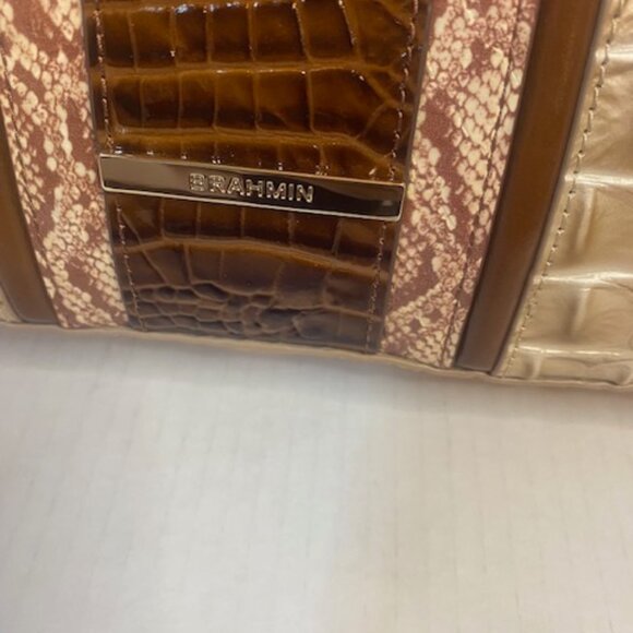 Brahmin Tabitha leather shoulder bag in a light gold or natural croc-e - Picture 6 of 10